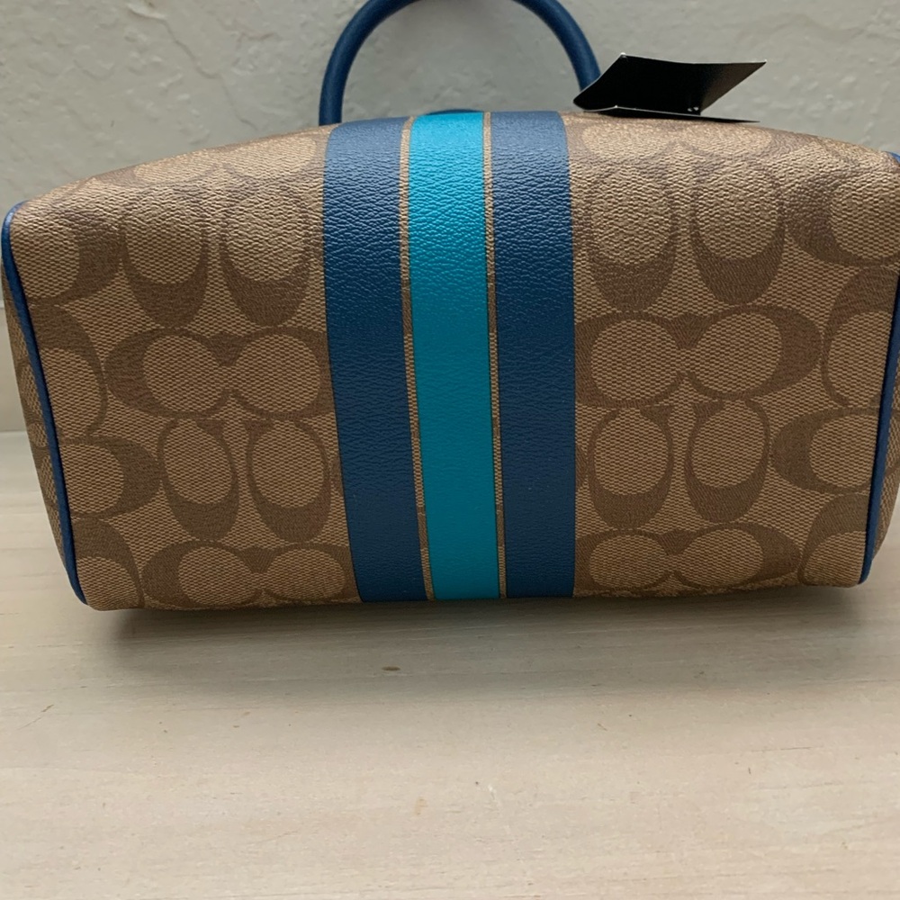 COACH - Picture 4 of 11
